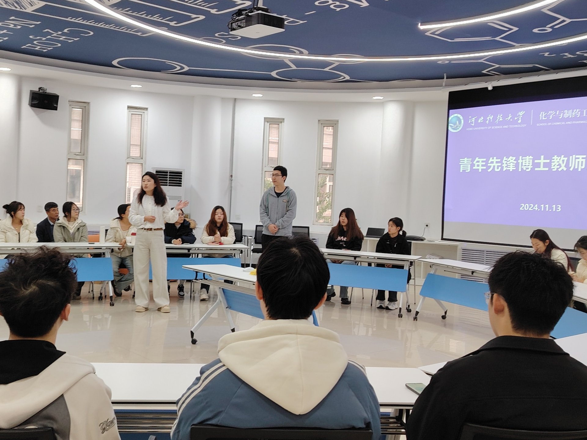 进场馆开展科普宣讲活动