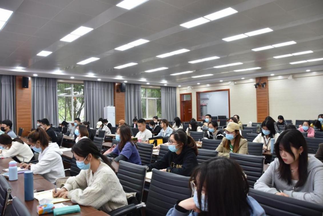 为拓宽研究生学术视野