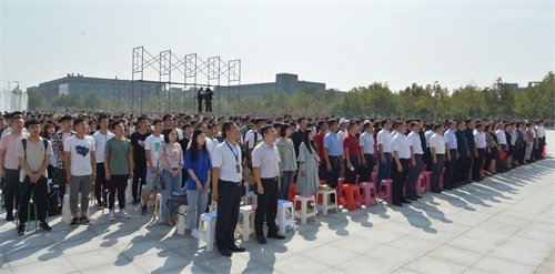 aaa06f32819f4a37aee7cc19bb8b77c1.jpg 同题参见