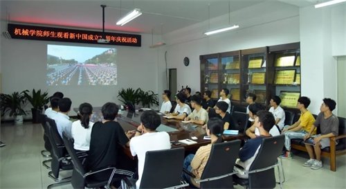 05c25bacee0441d196a61368031617a4.jpg 共庆祖国母亲70华诞