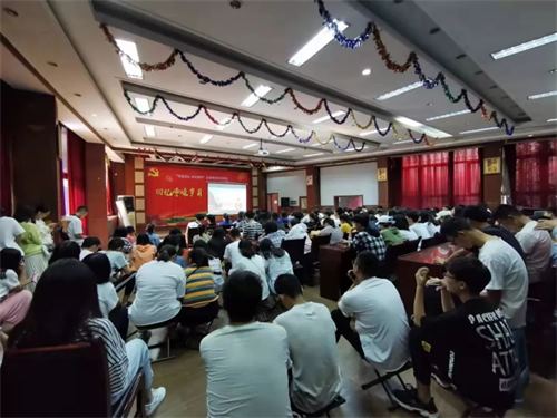 a3ab26b9b03d4cedbb60d4fb9ca83650.jpg 河北科技大学组织了升旗仪式和收看国庆
