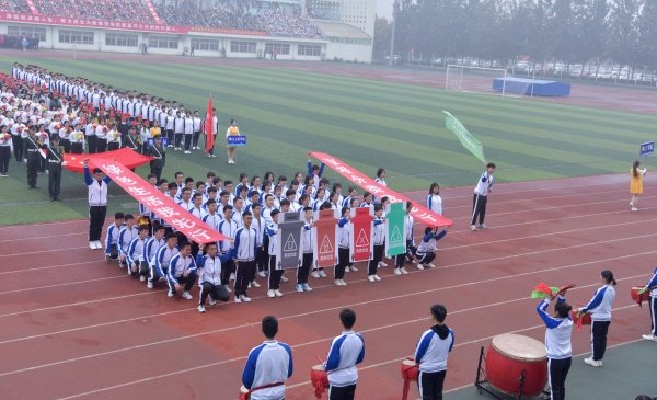f1cf9f294d5146e1adfc4016908a4dda.jpg 张文俐出席开幕式