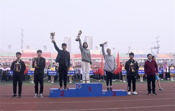 f6f560e4069b40ae9a40df056c564ab7.jpg 徐永赞在致辞中代表U8集团官网官方网