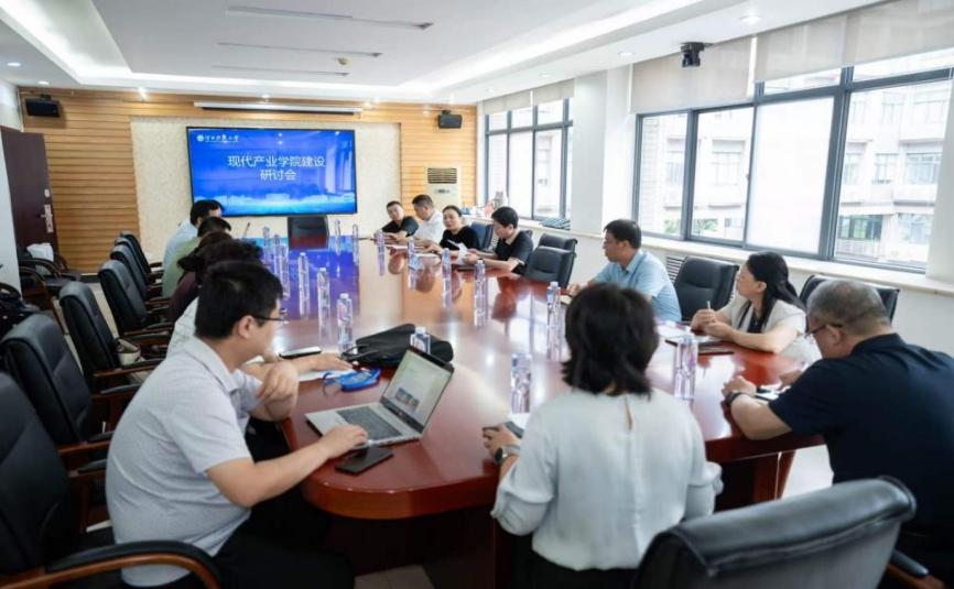 国际U8集团栏目导航U8集团栏目导航